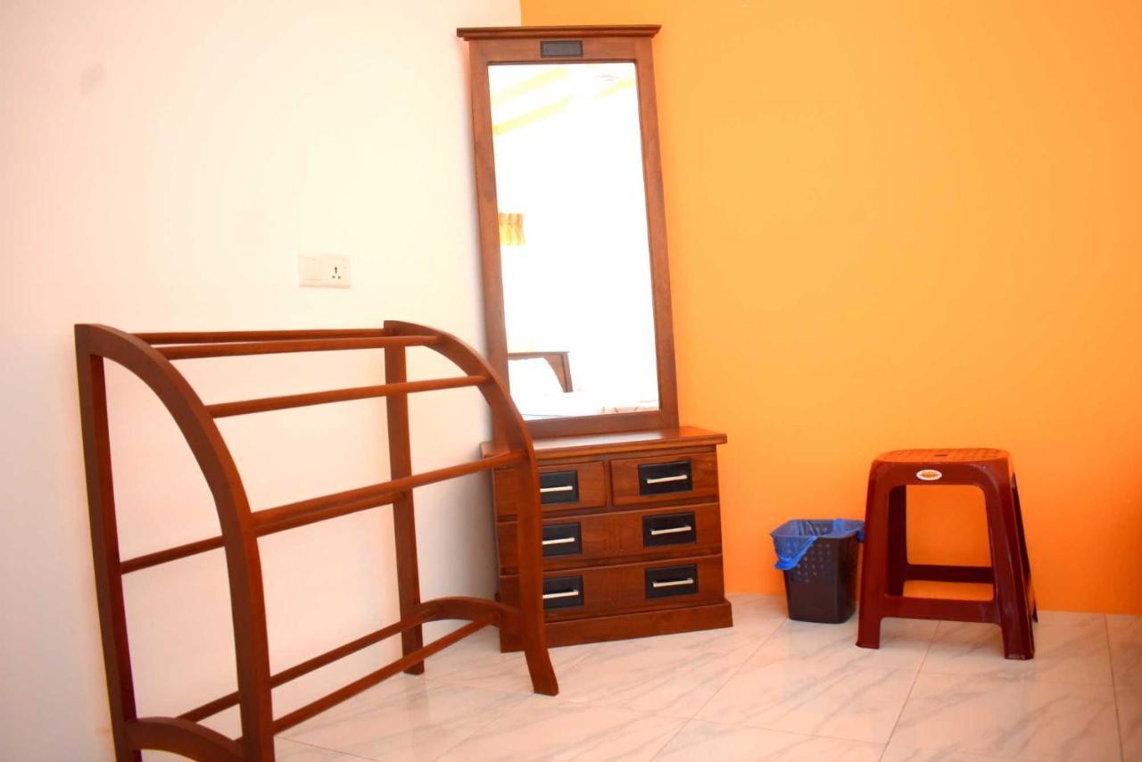 Sri Mayura Holiday Resort 카타라가마 외부 사진
