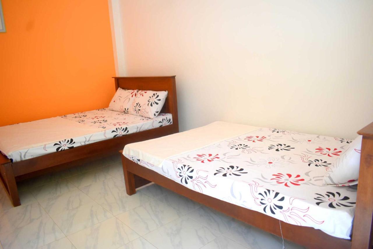 Sri Mayura Holiday Resort 카타라가마 외부 사진
